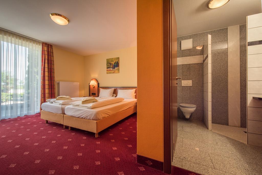 Landhotel Und Gasthof Hirsch Huettenreute Hoßkirch Extérieur photo