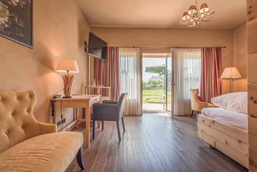Landhotel Und Gasthof Hirsch Huettenreute Hoßkirch Extérieur photo